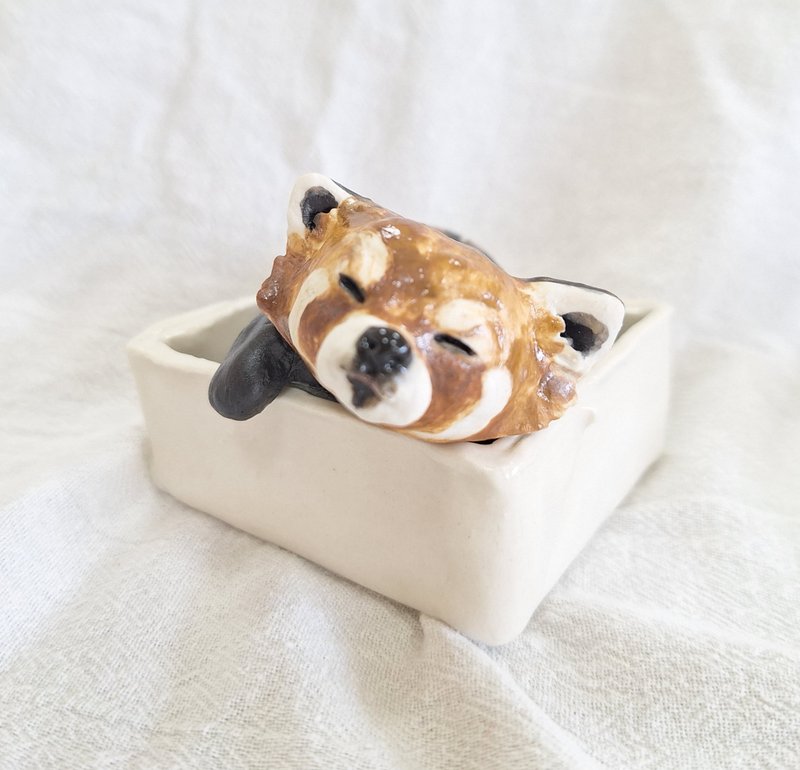 Himalayan Little Bear Porcelain Doll Porcelain Box - ตุ๊กตา - เครื่องลายคราม 