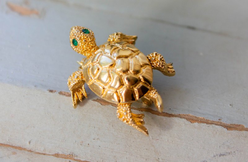 โลหะ เข็มกลัด สีทอง - MONET Gold turtle brooch Vintage turtle brooch Mini turtle pin