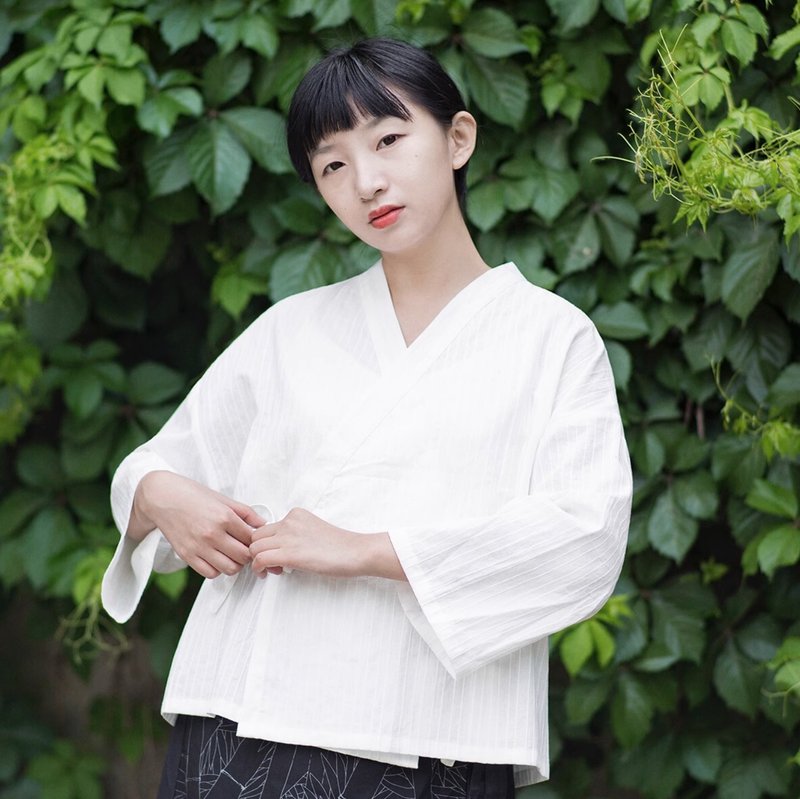 Retro literature and art improved Japanese style shirt kimono Confucian loop cross-collar Jinping gender-neutral wear - Women's Tops - Cotton & Hemp White