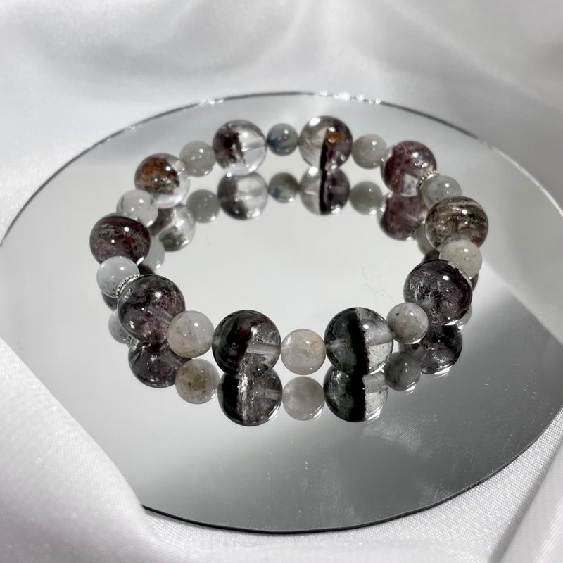 Four Seasons Ghost + Gray Blue Ghost Design Handmade Bracelet Natural Mineral Crystal - สร้อยข้อมือ - คริสตัล 