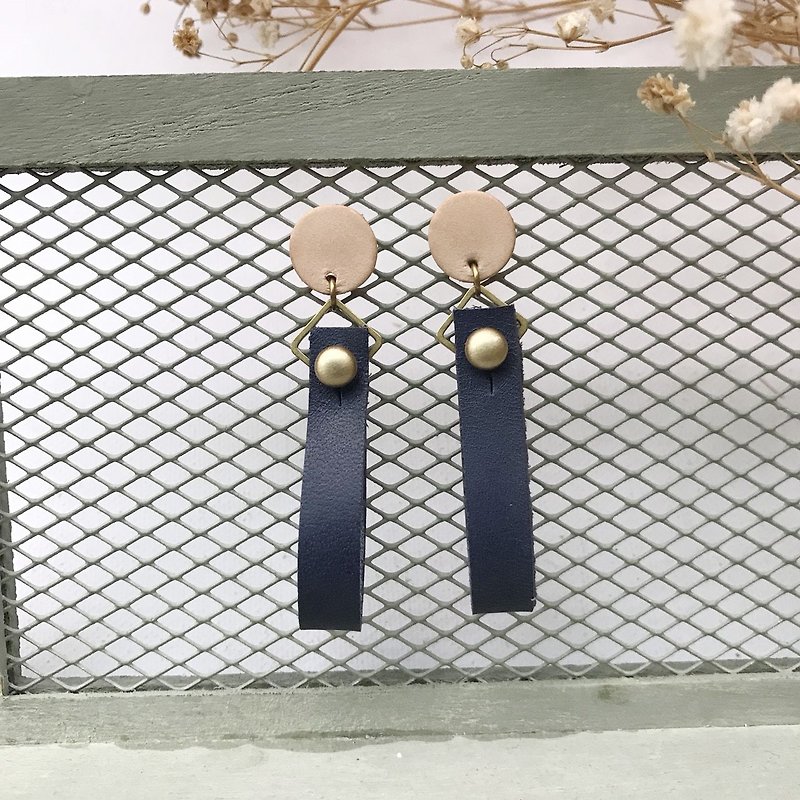 Leather earrings_ear pin type_round ribbon No.1 work_original leather with dark blue - Earrings & Clip-ons - Genuine Leather Blue