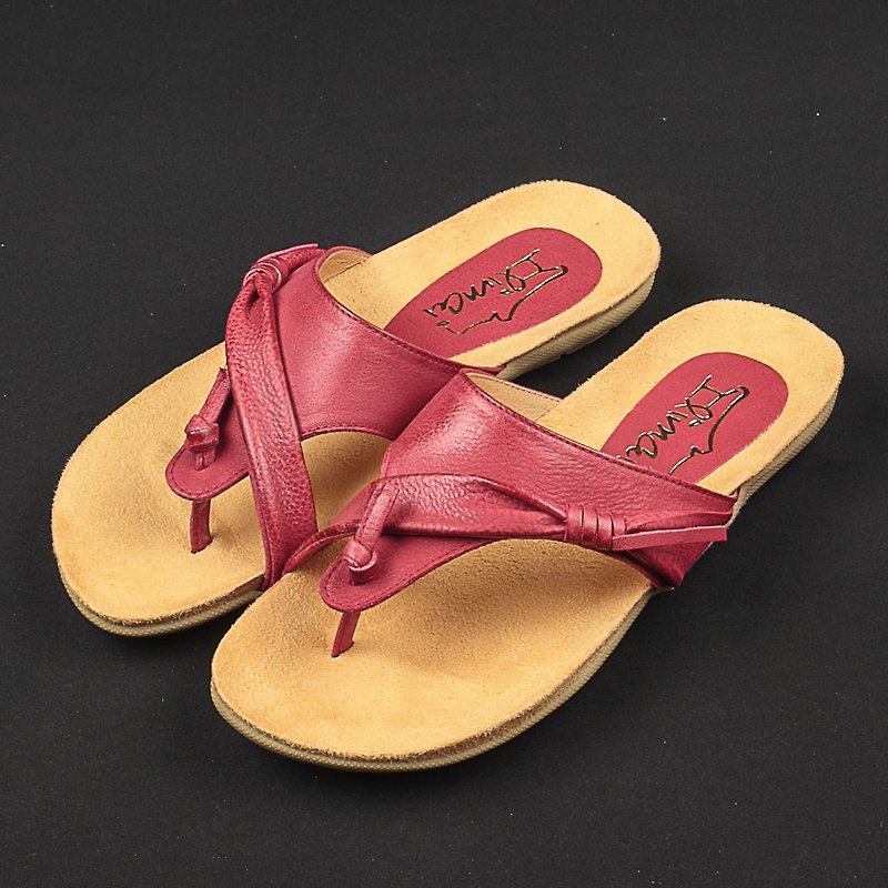Leather flip-flop sandals-carmine