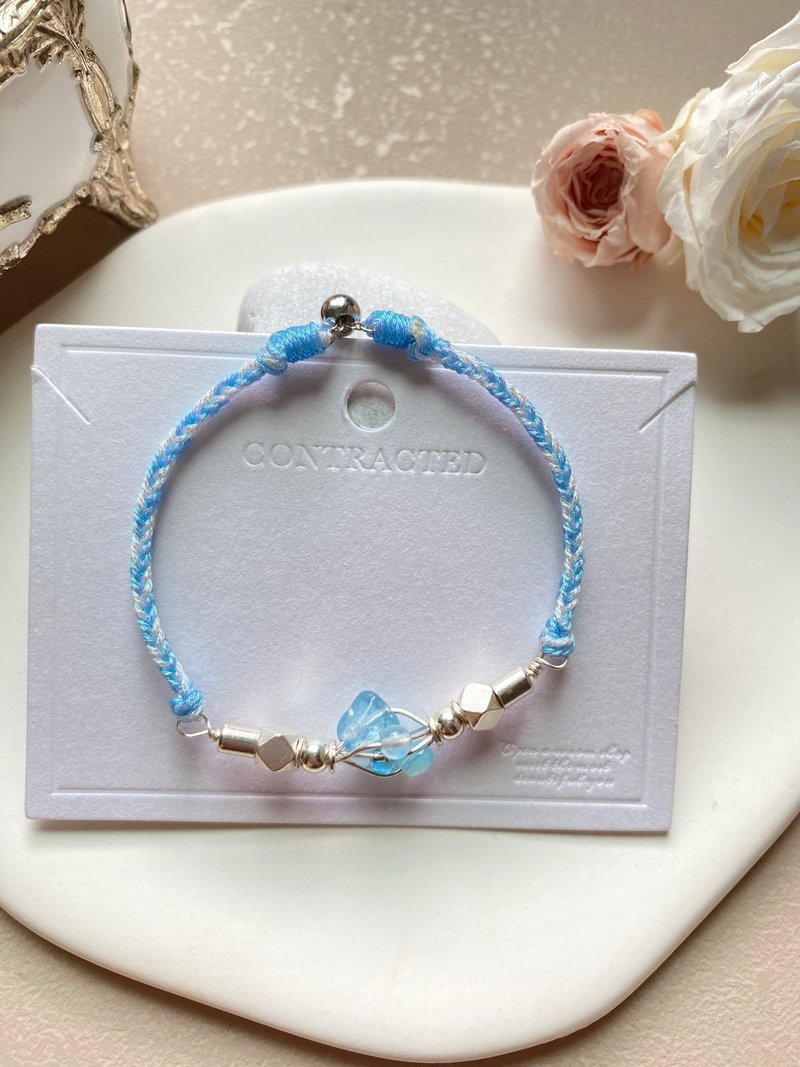 [Kimiko Handmade Jewelry] Gemstone Garden Series Bracelet Light Blue - สร้อยข้อมือ - คริสตัล สีน้ำเงิน