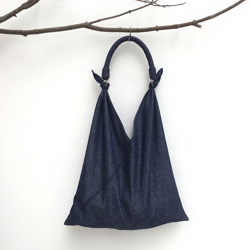 SAMEDi - Casual Knotted Handbag - Denim Dark Blue + Dark Blue Handle [Graduation Gift] - กระเป๋าถือ - ผ้าฝ้าย/ผ้าลินิน สีน้ำเงิน