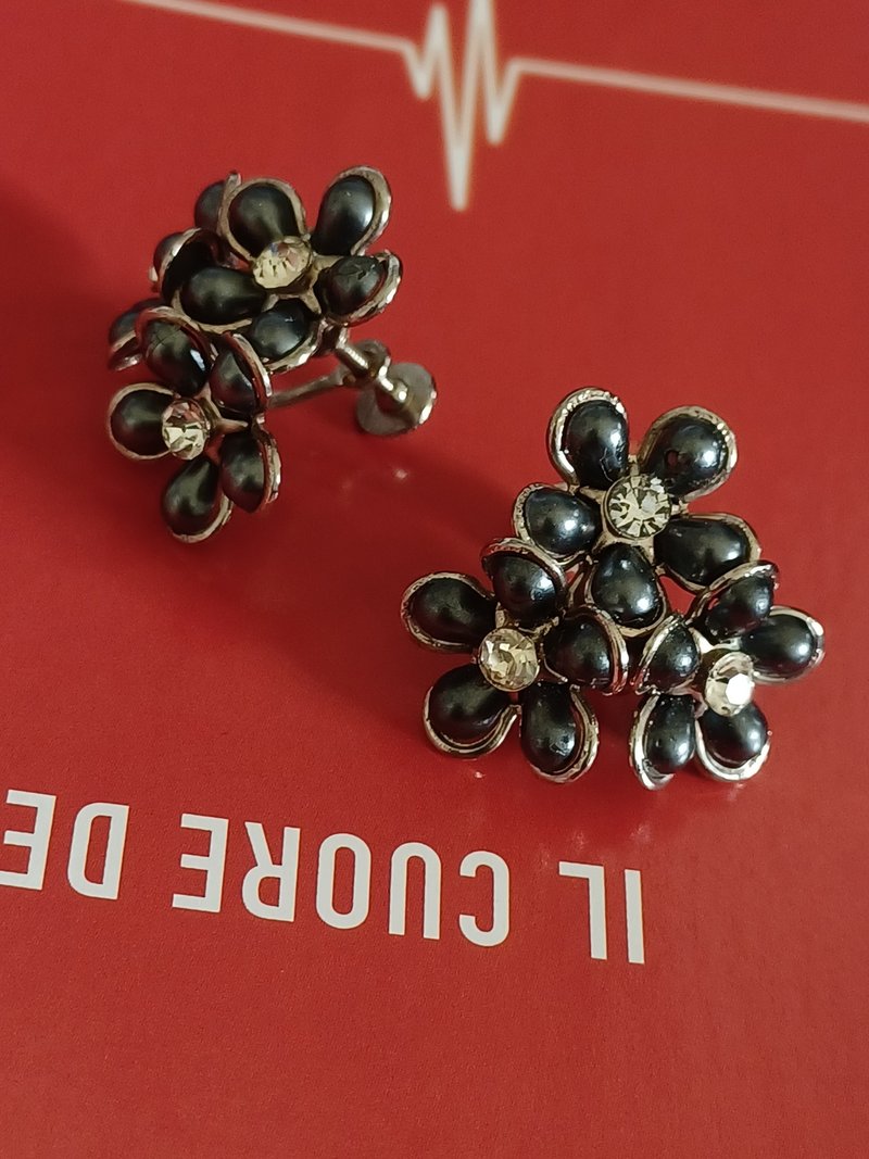 vintage jewelry elegant floral rhine clip-on earrings - ต่างหู - โลหะ 