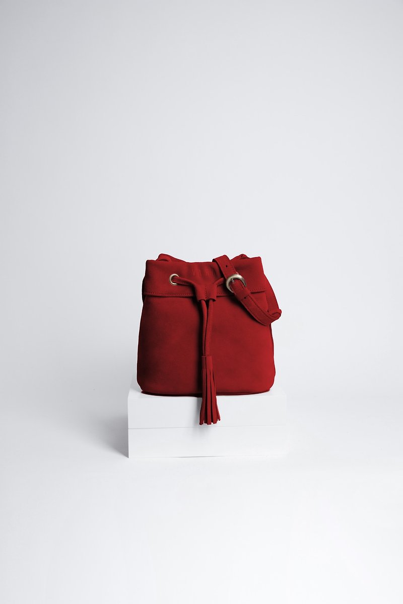 Leather fringe Bag (Super RED) : The Undressed Raspberry - กระเป๋าหูรูด - หนังแท้ สีแดง