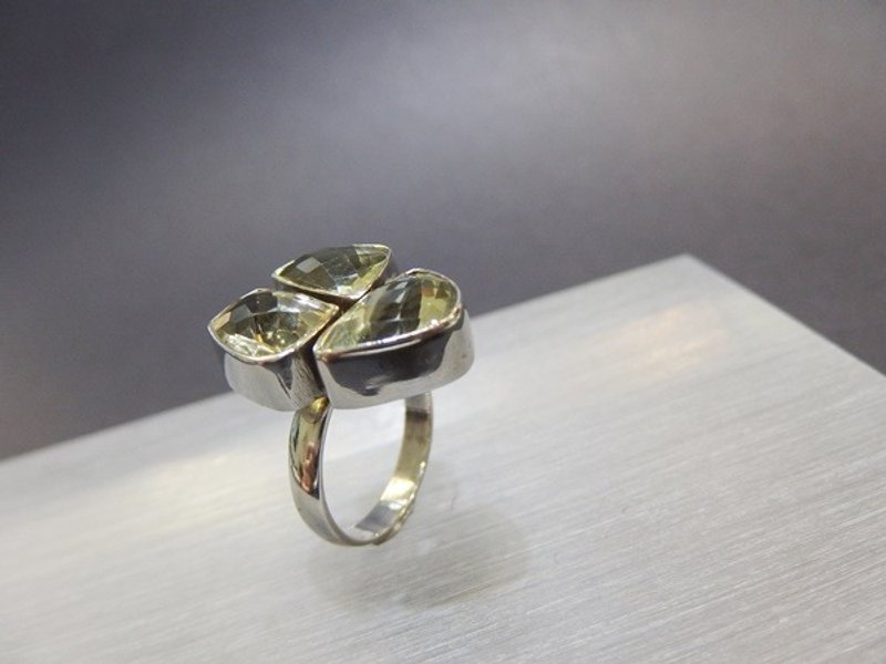 綠紫晶純銀戒指  Green Quartz Silver Ring - 戒指 - 寶石 綠色