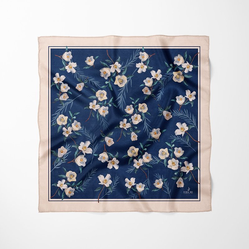 60x60cm寧靜茶花雙面真絲絲巾 - 絲巾 - 絲．絹 藍色