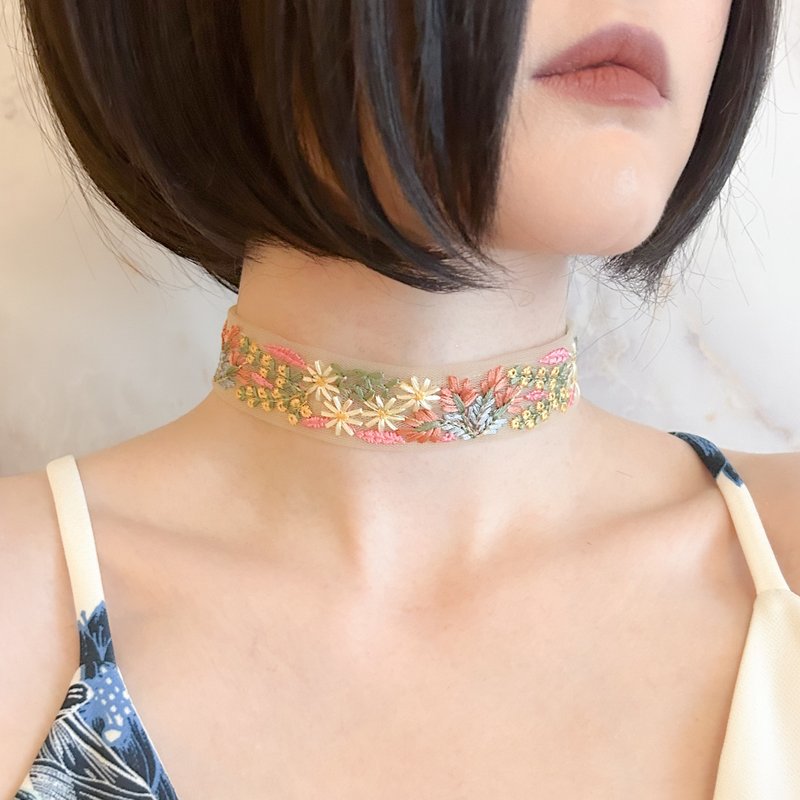 Meeting in the Eyes / Flower lover Indian Embroidered Ribbon Choker SV609 - Chokers - Other Metals Multicolor