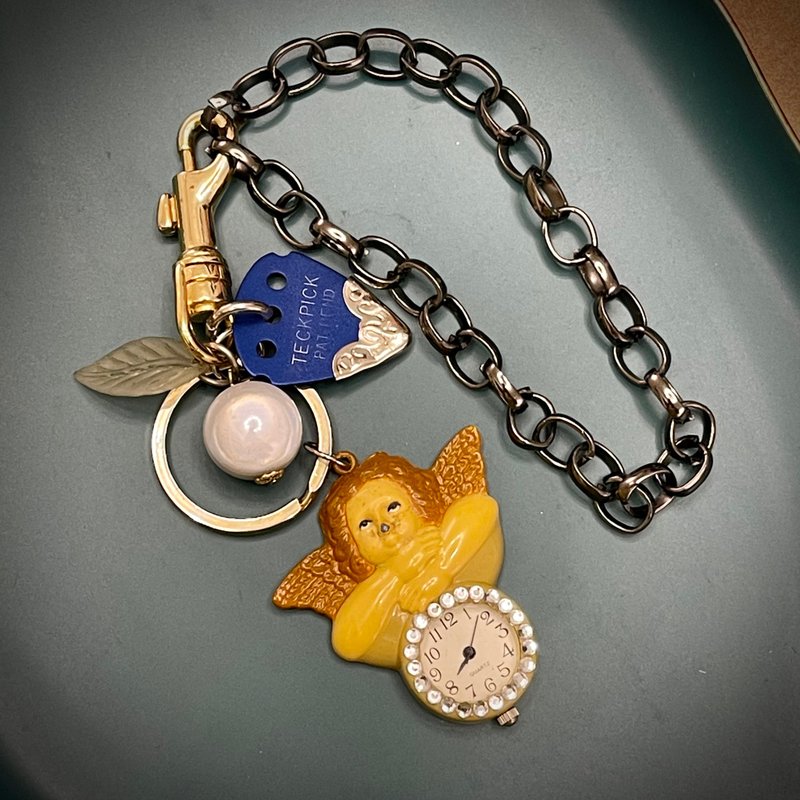 Italian little angel reverie Raphael style organic fruit shape ride clock guitar pick pendant item - Necklaces - Other Materials 