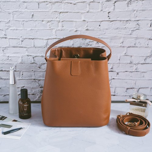 寇比手工皮件 Colbie Leather 真皮手提氣質水桶包 22336 棕N