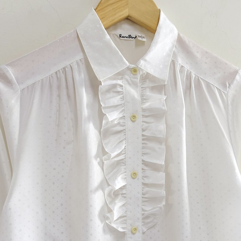 │Slowly│White jade dots - vintage shirt │vintage. Retro. Literature. Made in Japan - เสื้อเชิ้ตผู้หญิง - เส้นใยสังเคราะห์ ขาว
