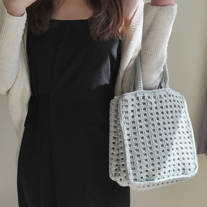 Checkered Tote Bag/Single Color Handmade Crochet Woven Bag Tote Bag Commuting - กระเป๋าถือ - ผ้าฝ้าย/ผ้าลินิน สีนำ้ตาล