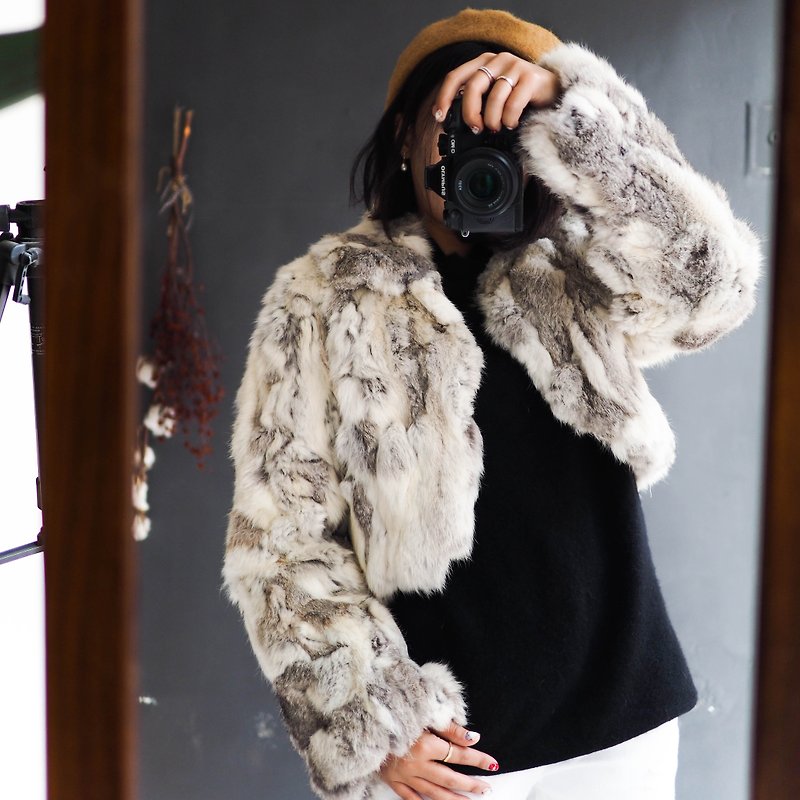神奈川灰白軟綿絨週末派對 古董皮草毛質大衣外套 - 外套/大衣 - 真皮 白色