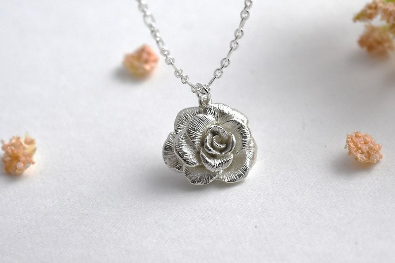 一朵玫瑰花 | 立體項鍊 925純銀 細鍊 花朵 手工銀飾 情人禮物 - 項鍊 - 純銀 銀色
