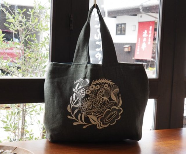 I wanted a tote bag like this AMBER original linen embroidery bag dark  green - Shop AMBER Handbags & Totes - Pinkoi