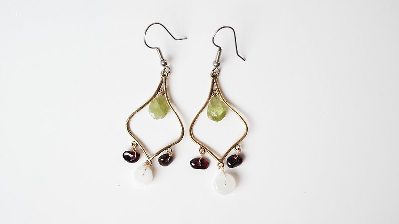 [Flowers] Handmade X natural stone earrings - ต่างหู - โลหะ สีเขียว