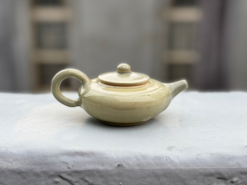 青瓷扁壺 - 茶壺/茶杯/茶具 - 瓷 金色