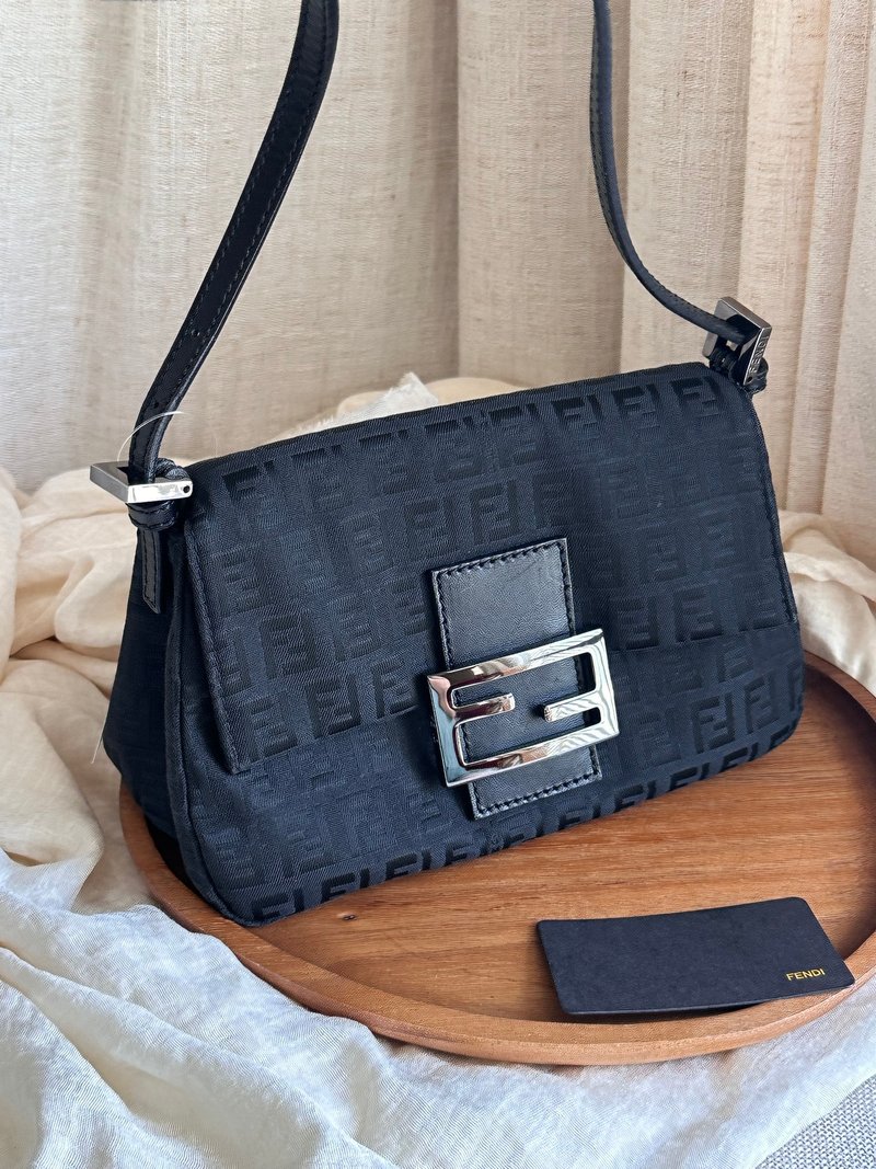 中古包 Fendi Vintage 黑色暗紋老花迷你法棍腋下包小胖丁 - 側背包/斜背包 - 其他材質 