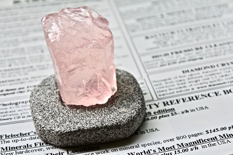 Shishi SHIZAI - Pink Crystal ore with base - ของวางตกแต่ง - เครื่องเพชรพลอย สึชมพู