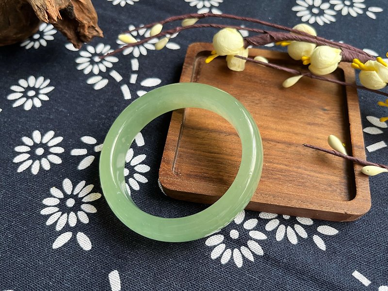 [One thing, one picture] Natural Liaoning Xiuyu bracelet bracelet ring mouth 52.6mm positive ring - Bracelets - Jade Green