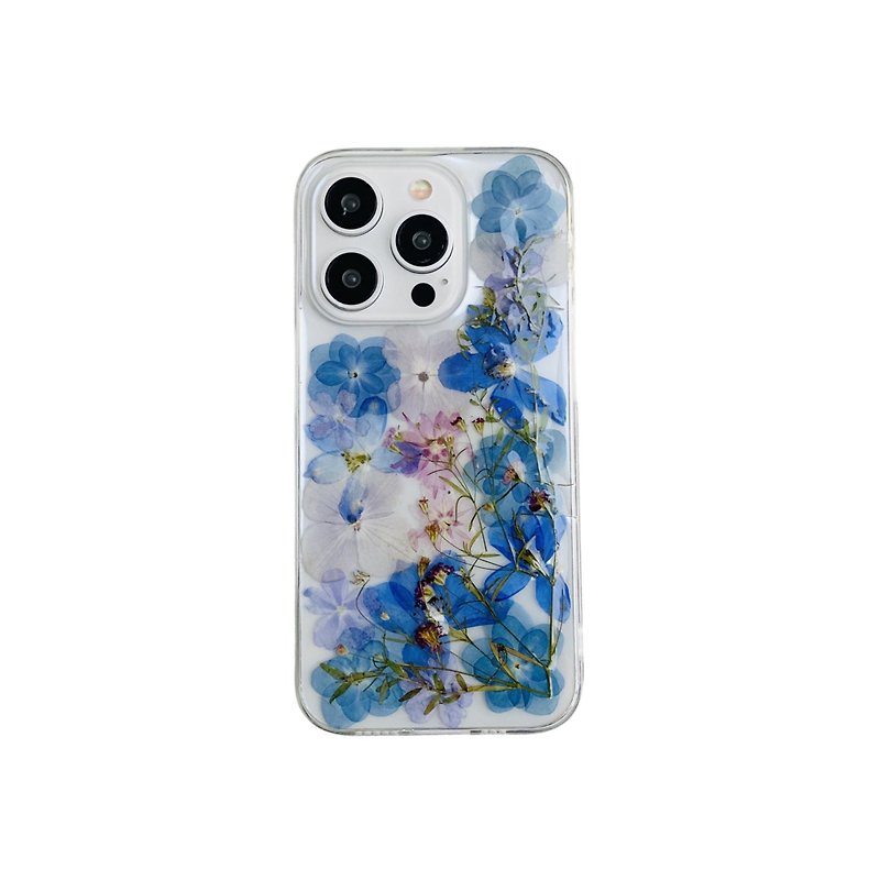 Blue Little Flying Swallow Hydrangea Handmade Pressed Flower Phone Case for iPho - เคส/ซองมือถือ - พืช/ดอกไม้ 