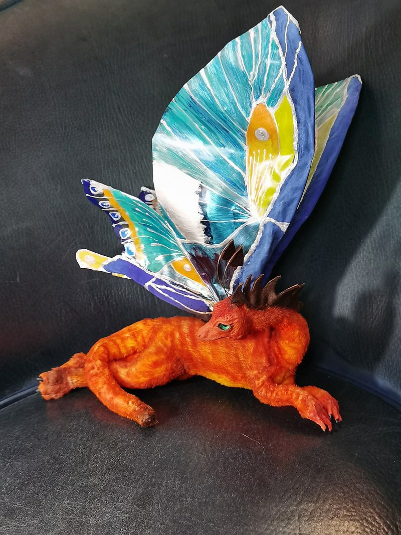 butterfly Dragon fantasy animal Unique art doll poseable - 公仔模型 - 其他人造纖維 多色