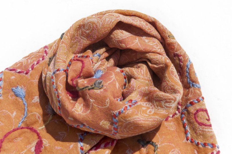 水煮羊毛披肩/針織圍巾/刺繡圍巾/羊絨披巾/喀什米爾Cashmere-花 - 圍巾/披肩 - 羊毛 多色