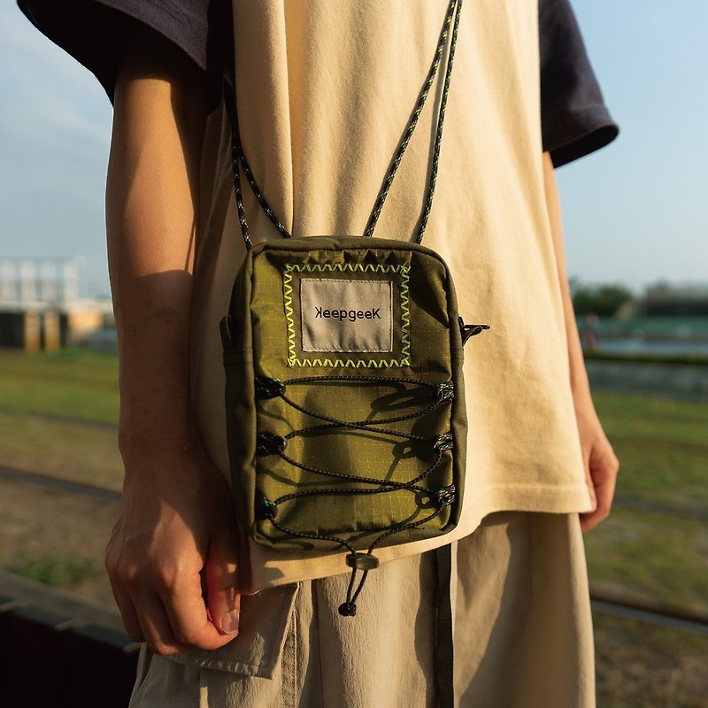 KeepgeeK Stranger Sewing Office / Designer Outdoor Backpack Waterproof Small Bag Essential Pocket - กระเป๋าแมสเซนเจอร์ - ไฟเบอร์อื่นๆ 