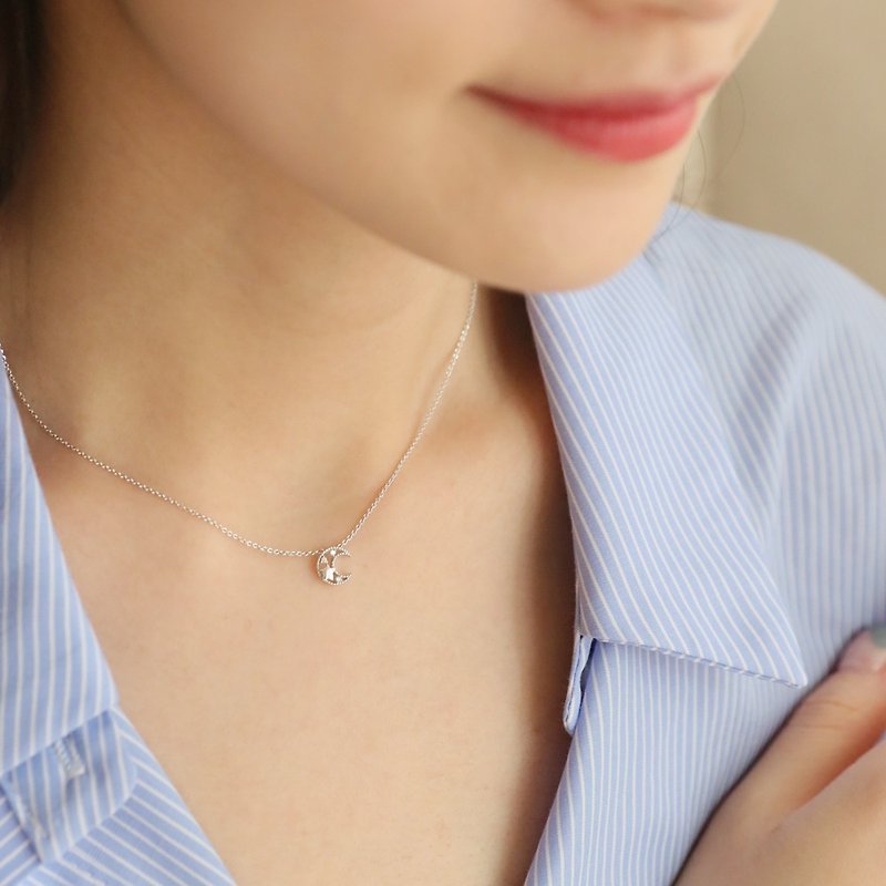 Jinghua Diamond Xingyue 10K total 0.02 carat light jewelry diamond necklace - Necklaces - Diamond 