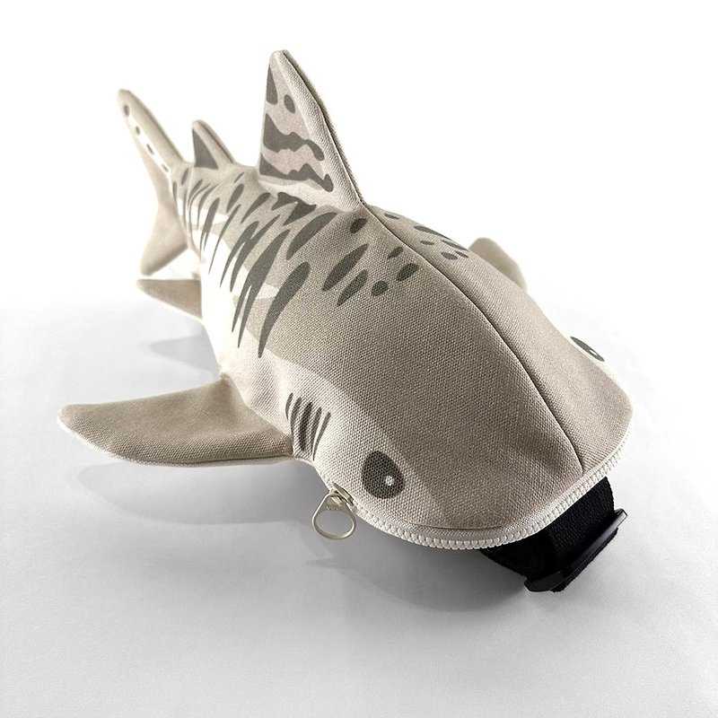 Design No.GC1312 - 【Cotton Canvas】Tiger Shark Bags#M - Messenger Bags & Sling Bags - Cotton & Hemp Khaki