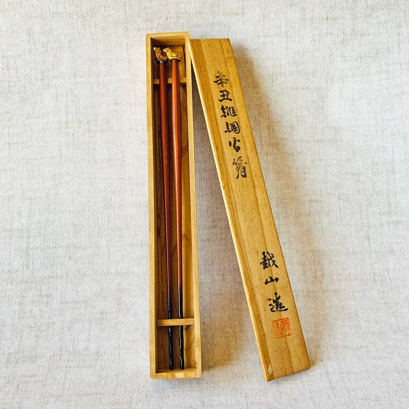 日本 阪急百貨越山辛丑绯銅火箸 袖珍小金牛 1997辛丑年出品 - 筷子/筷架 - 銅/黃銅 咖啡色