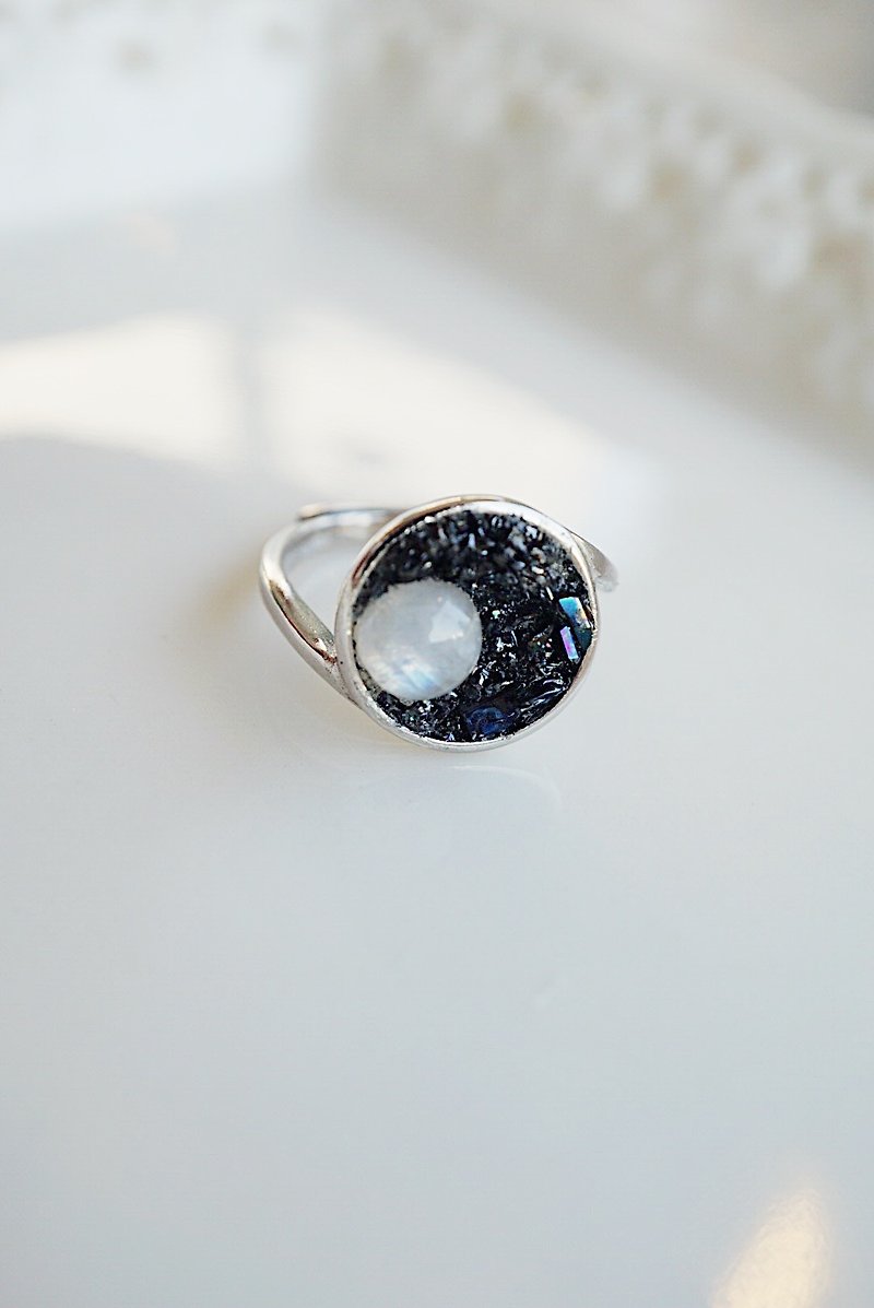 七彩銅礦月亮石月蝕925純銀戒指 - 戒指 - 寶石 銀色