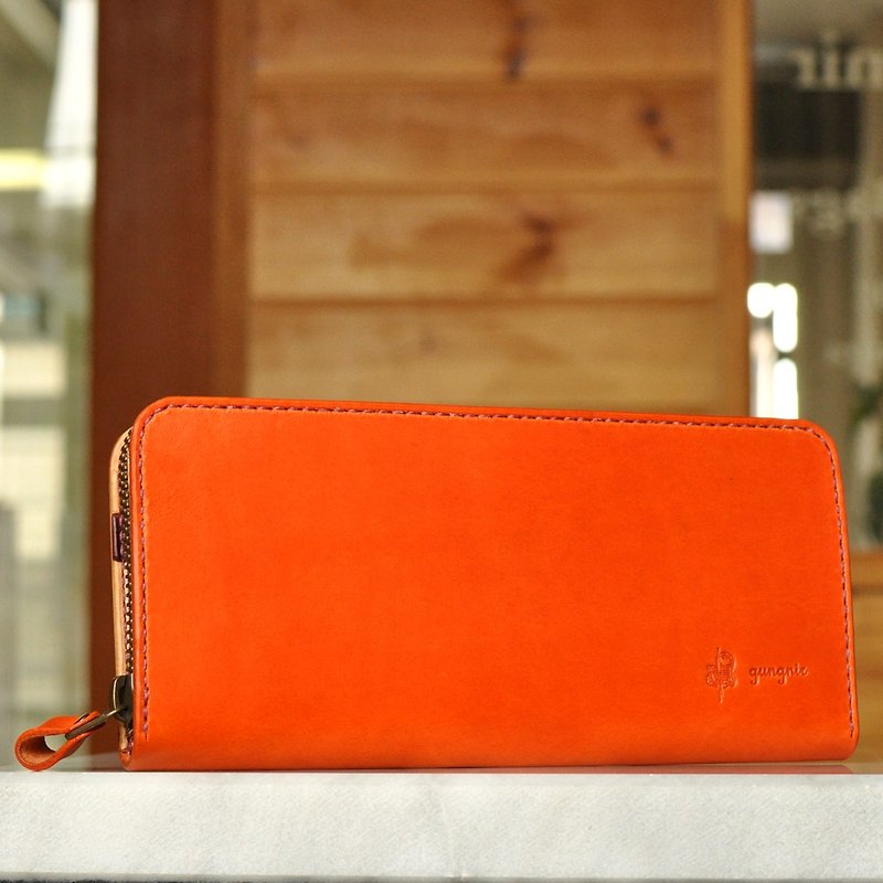 Round zipper wallet with excellent storability No.5 Buttero - กระเป๋าสตางค์ - หนังแท้ สีส้ม