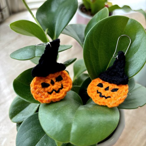 手作りのハロウィン魔女のパンプキンピアス - ショップ La Cerise
