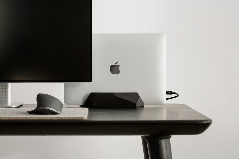 Laptop Dock - MacBook vertical stand - Computer Accessories - Wood Brown