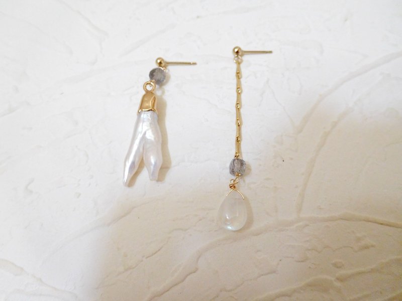 Asymmetric personalized natural pearl moonstone earrings with 14k gold needles and can be clipped - Earrings & Clip-ons - Other Materials Gold