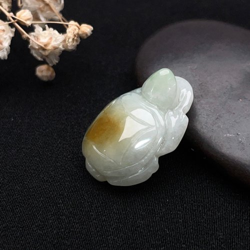 瓔珞珠寶盒 E.L.Jewelry Box 【吉祥‧長壽】飄黃花翡翠烏龜吊飾 | 天然緬甸玉翡翠A貨 | 送禮