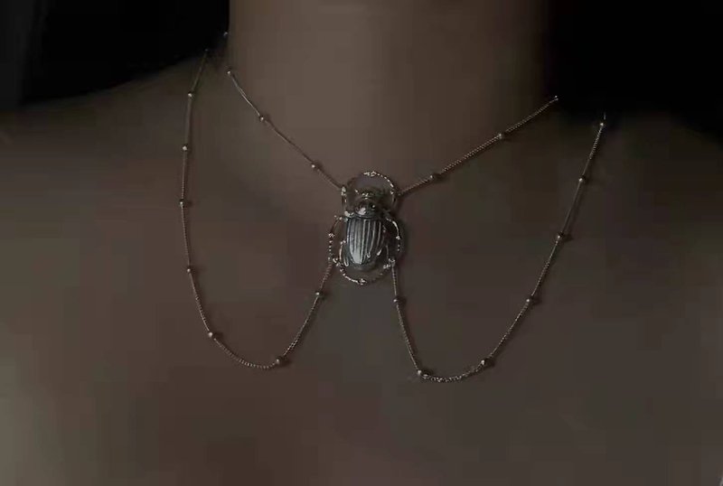 Scarab series - Necklaces - Silver 