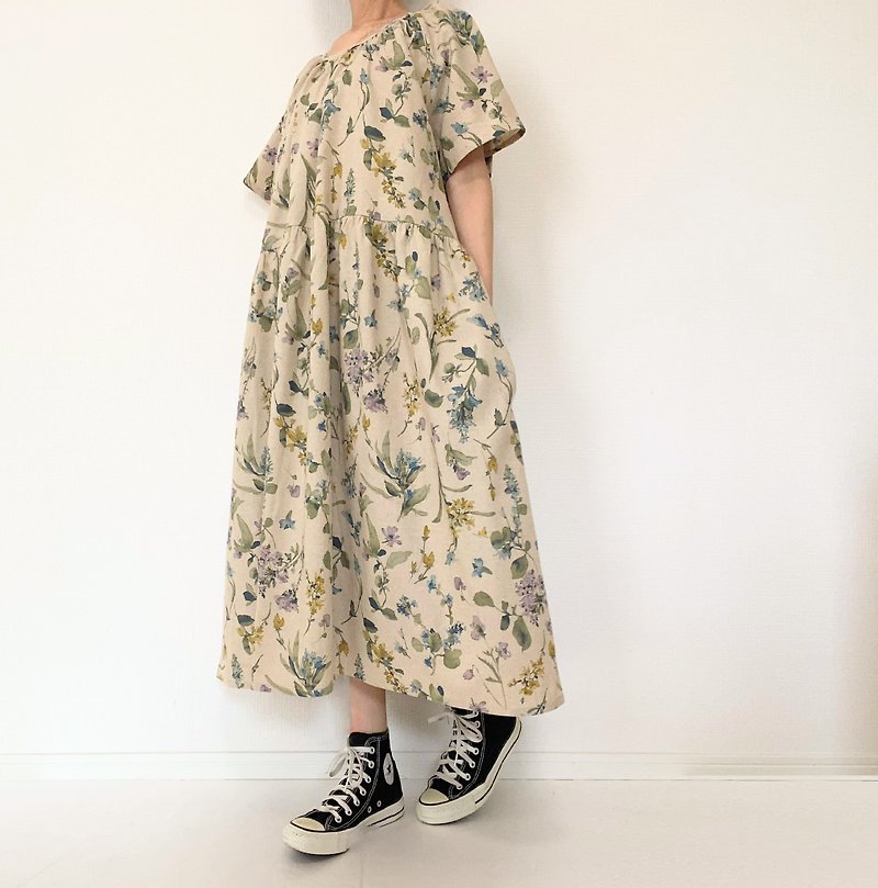 Linen short sleeve dress　Floral　cotton linen　With pocket　beige - ชุดเดรส - ผ้าฝ้าย/ผ้าลินิน สีเทา