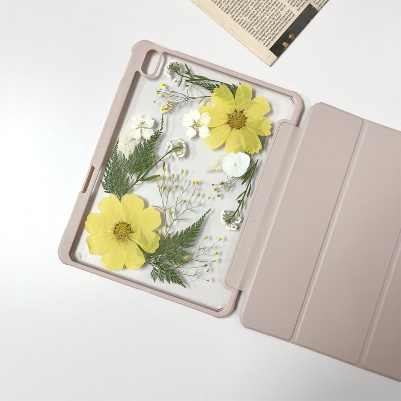 Autumn Yellow Flowers Handmade Pressed Flower iPad Case for New iPad Air 11in - เคสแท็บเล็ต - พืช/ดอกไม้ 