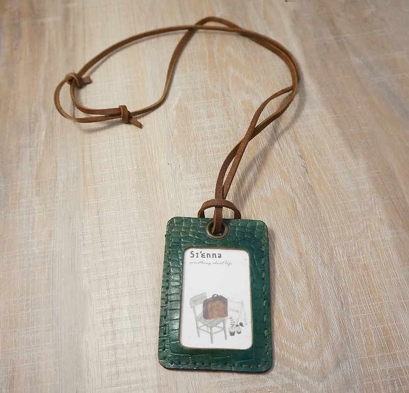 Sienna leather ID ticket luggage card holder - ที่ใส่บัตรคล้องคอ - หนังแท้ สีเขียว