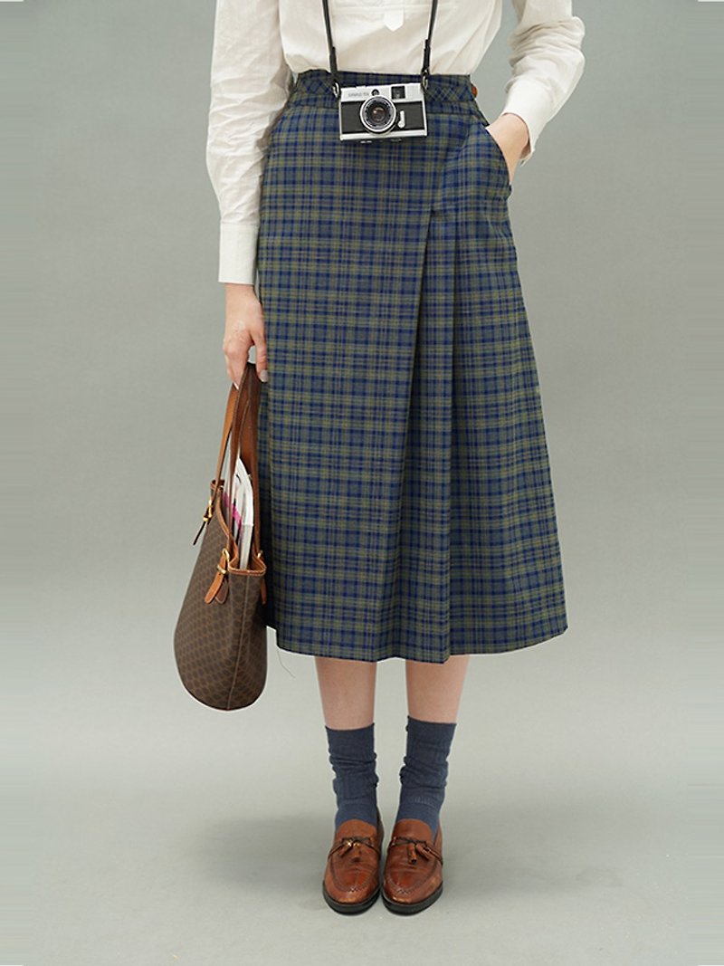 Ecru soli plain white preppy girl retro British Blue Plaid Skirt - Skirts - Other Materials Blue