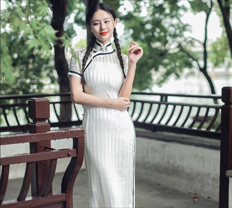 Retro-style replica of the Republic of China, one-piece full-frontal ancient cheongsam - Qipao - Polyester White