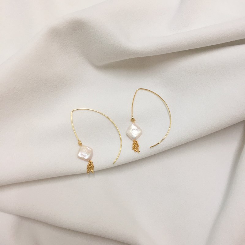 Postmodern poetry - square pearl tassel hook earrings - Earrings & Clip-ons - Pearl White