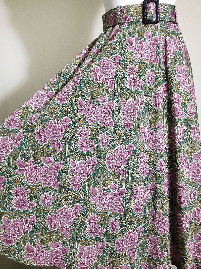 When vintage [antique dress / Nippon flowers textured antique big skirt skirt] abroad back to high texture - กระโปรง - วัสดุอื่นๆ หลากหลายสี
