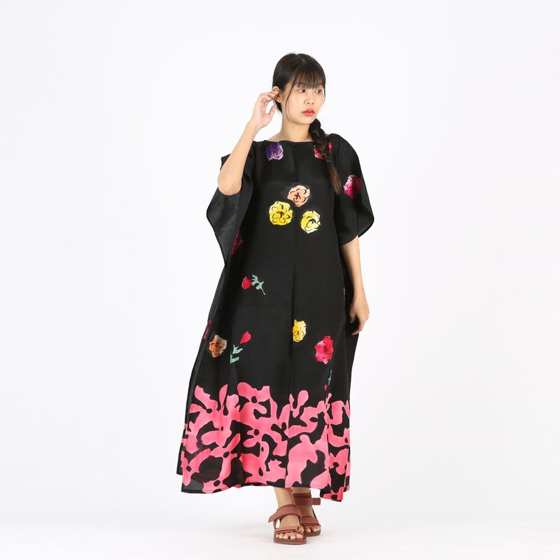 Hand Painted Cotton Silk Kaftan for Summer Resort Vacation Free Size - 洋裝/連身裙 - 棉．麻 黑色