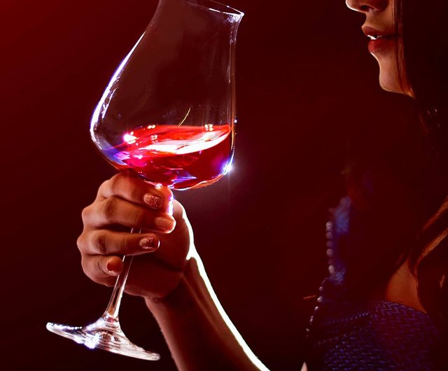 LUCARISDESIREファイブスワールシリーズ赤ワイングラス白ワイングラス鉛フリークリスタルワイングラス - ショップ lucaris ワイングラス・酒器  - Pinkoi