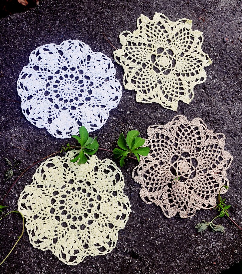 Hand - limited 4 into the group - the spring lace. Lace pad - Coasters - Cotton & Hemp Yellow