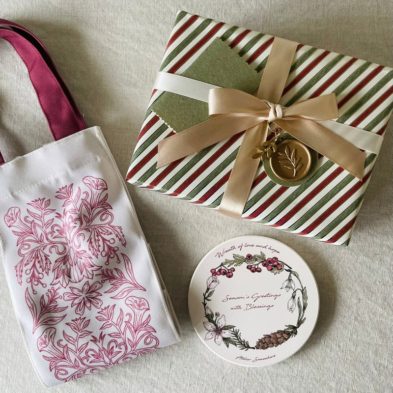 【聖誕禮盒】花葉祝福禮盒 (酒瓶提袋+陶瓷杯墊) - 手提包/手提袋 - 聚酯纖維 多色